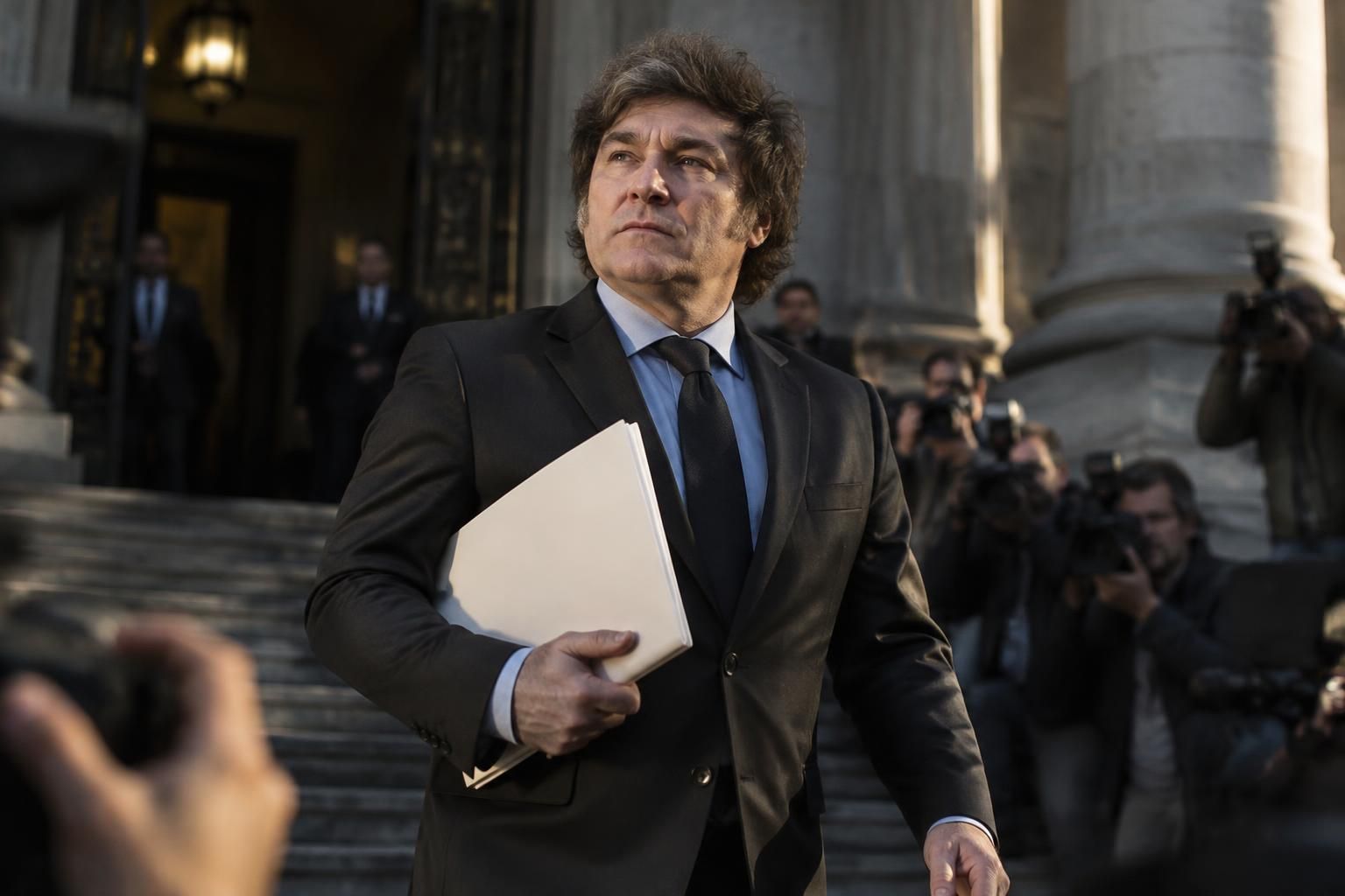 Javier Milei blanchi dans une affaire qu’il dénonçait comme une manœuvre pour le faire tomber